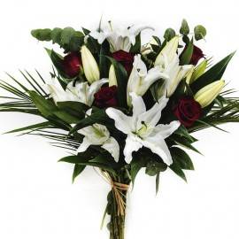 Ramo de liliums y rosas